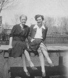I18841 - Betty Lou Davis and mother Lula