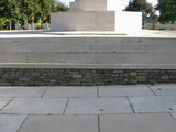 Avis en Artois British Cemetery 2.jpg