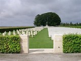 Crucifix Corner Cemetery, Villers-Bretonneux.jpg