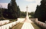 Doullens Communal Cemetery Extension No. 1.jpg