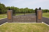 Holy Sepulchre Cemetery Coram.jpg Holy Sepulchre Cemetery Coram.jpg