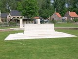 Hooge Crater Cemetery 3.jpg Hooge Crater Cemetery 3.jpg