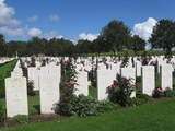Hooge Crater Cemetery 5.jpg Hooge Crater Cemetery 5.jpg