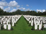 Hooge Crater Cemetery 7.jpg Hooge Crater Cemetery 7.jpg