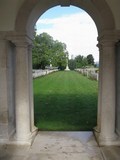 Peronne Communal Cemetery Extension 8.jpg Peronne Communal Cemetery Extension 8.jpg