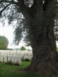 Pont-du-Hem Military Cemetery 4.jpg Pont-du-Hem Military Cemetery 4.jpg